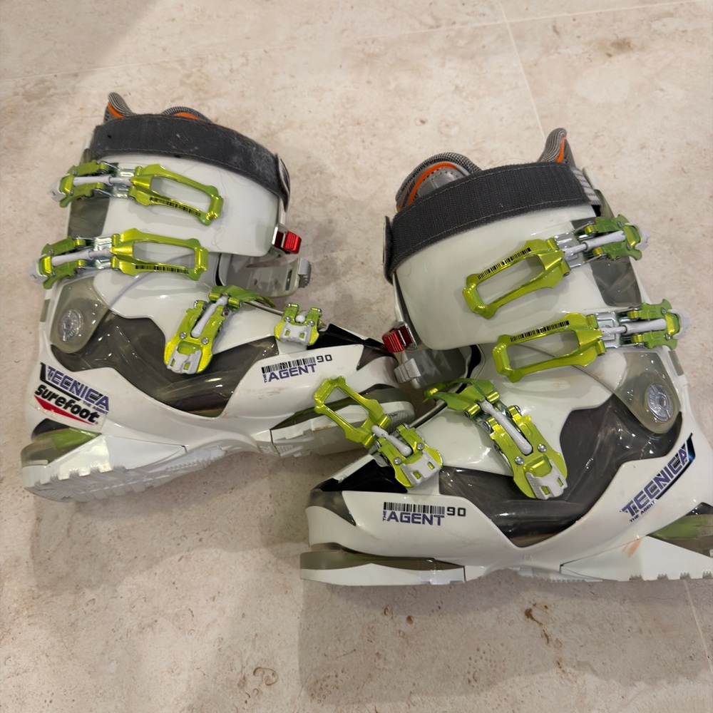 Tecnica Agent 90 Ski Boots Size 27.5 / 275mm Flex 90 Heat Moldable BSL 235